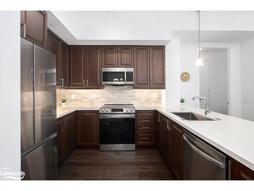 408-1 Hume Street, Collingwood, ON - Indoor Photo Showing Kitchen With Stainless Steel Kitchen With Upgraded Kitchen