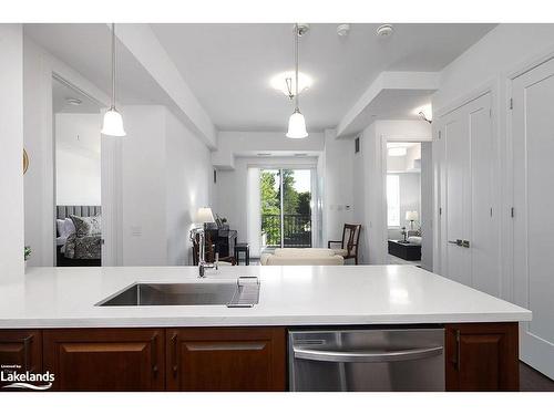 408-1 Hume Street, Collingwood, ON - Indoor Photo Showing Kitchen