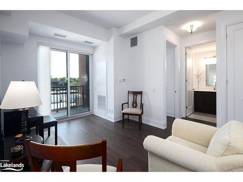 408-1 Hume Street, Collingwood, ON - Indoor Photo Showing Living Room