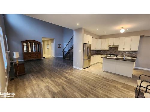 11 Prescott Crescent, Bracebridge, ON - Indoor Photo Showing Kitchen