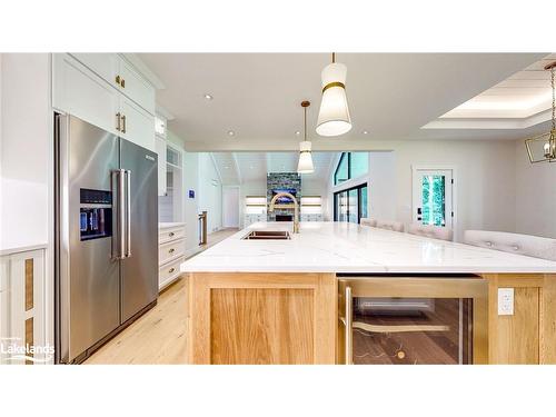 306 Balmy Beach Road, Georgian Bluffs, ON - Indoor Photo Showing Kitchen With Double Sink With Upgraded Kitchen