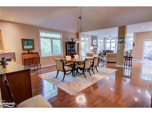 20 Baypoint Court, Gravenhurst, ON - Indoor Photo Showing Dining Room