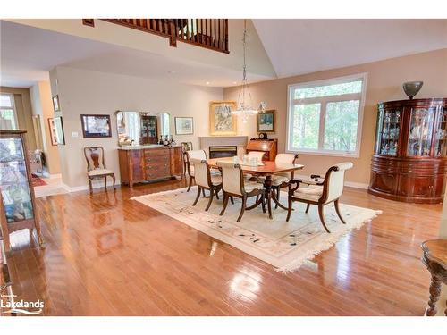 20 Baypoint Court, Gravenhurst, ON - Indoor Photo Showing Dining Room