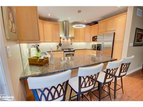 20 Baypoint Court, Gravenhurst, ON - Indoor Photo Showing Kitchen With Double Sink