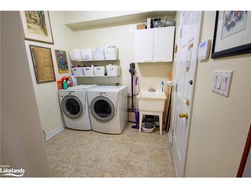 20 Baypoint Court, Gravenhurst, ON - Indoor Photo Showing Laundry Room