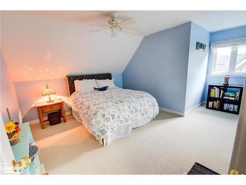 20 Baypoint Court, Gravenhurst, ON - Indoor Photo Showing Bedroom