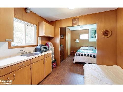 1666 Shore Lane, Wasaga Beach, ON - Indoor Photo Showing Bedroom