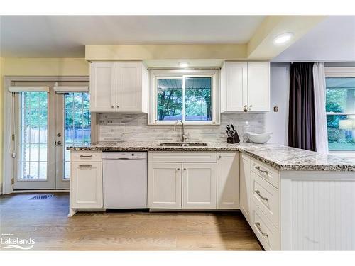 63 Rodrium Road, Wasaga Beach, ON - Indoor Photo Showing Kitchen With Double Sink With Upgraded Kitchen