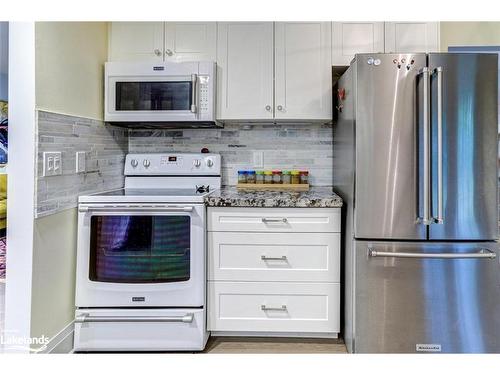 63 Rodrium Road, Wasaga Beach, ON - Indoor Photo Showing Kitchen