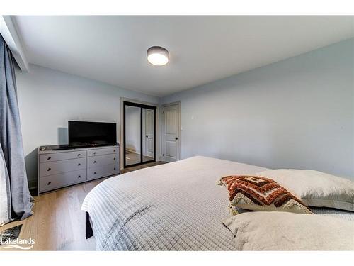 63 Rodrium Road, Wasaga Beach, ON - Indoor Photo Showing Bedroom