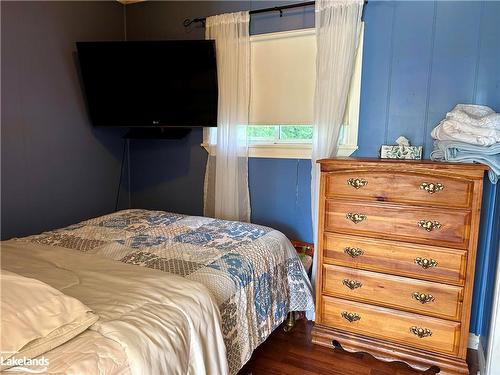 38 Bayside Avenue, Victoria Harbour, ON - Indoor Photo Showing Bedroom