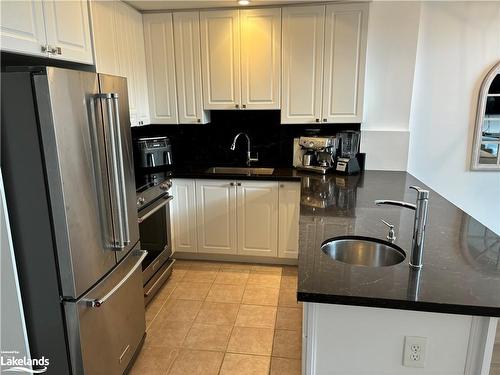 11-110 Kellie'S Way, The Blue Mountains, ON - Indoor Photo Showing Kitchen