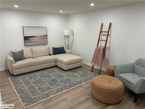 11-110 Kellie'S Way, The Blue Mountains, ON - Indoor Photo Showing Living Room