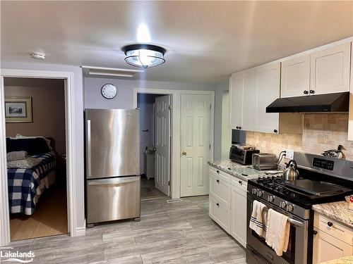 110 Melrose Avenue, Wasaga Beach, ON - Indoor Photo Showing Kitchen