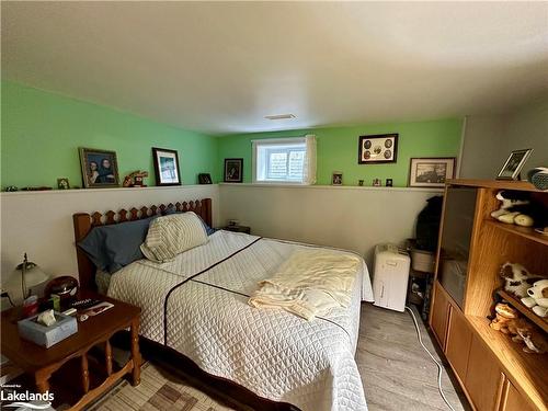 110 Melrose Avenue, Wasaga Beach, ON - Indoor Photo Showing Bedroom