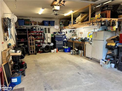 110 Melrose Avenue, Wasaga Beach, ON - Indoor Photo Showing Garage