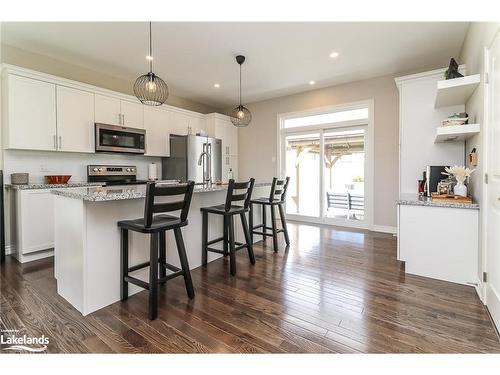 942 Jordeli Lane Lane, Midland, ON - Indoor Photo Showing Kitchen With Upgraded Kitchen