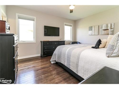 942 Jordeli Lane Lane, Midland, ON - Indoor Photo Showing Bedroom