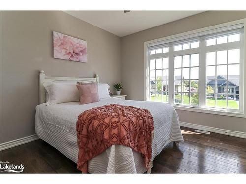 942 Jordeli Lane Lane, Midland, ON - Indoor Photo Showing Bedroom