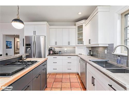 787517 Grey 13 Road, Clarksburg, ON - Indoor Photo Showing Kitchen With Double Sink With Upgraded Kitchen