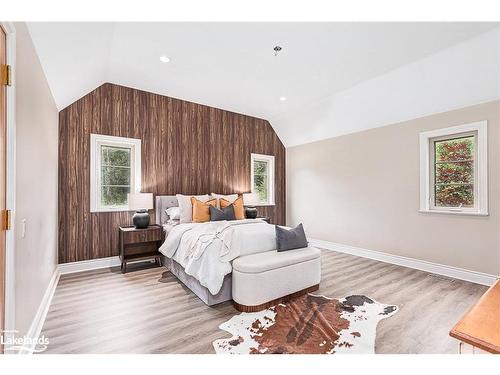 787517 Grey 13 Road, Clarksburg, ON - Indoor Photo Showing Bedroom