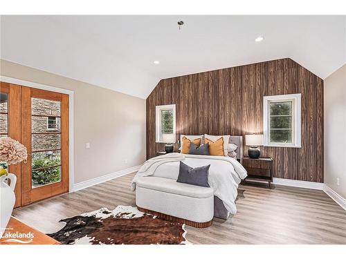 787517 Grey 13 Road, Clarksburg, ON - Indoor Photo Showing Bedroom