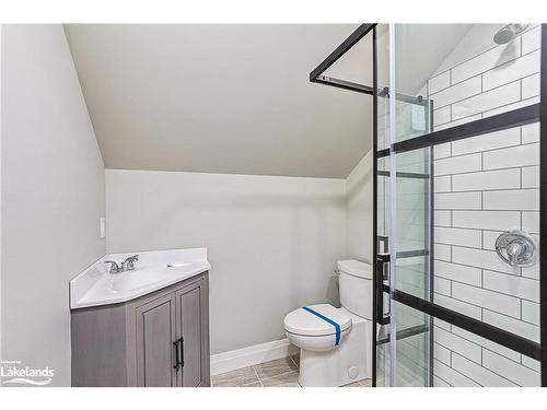 787517 Grey 13 Road, Clarksburg, ON - Indoor Photo Showing Bathroom