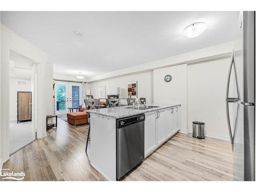 104-4 Anchorage Crescent, Collingwood, ON - Indoor Photo Showing Kitchen With Stainless Steel Kitchen