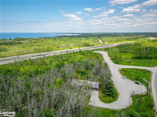 6278 Vancise Court, Clearview, ON - Outdoor With View