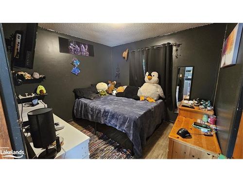 51 Riverside Avenue, South River, ON - Indoor Photo Showing Bedroom