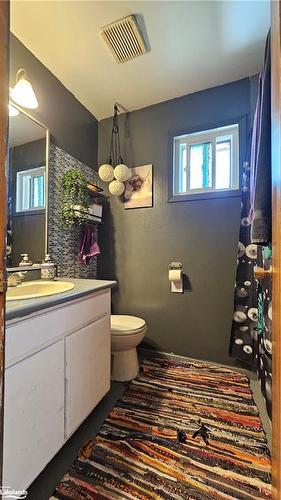 51 Riverside Avenue, South River, ON - Indoor Photo Showing Bathroom