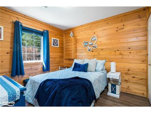 23 Cabin Crescent, Wasaga Beach, ON - Indoor Photo Showing Bedroom