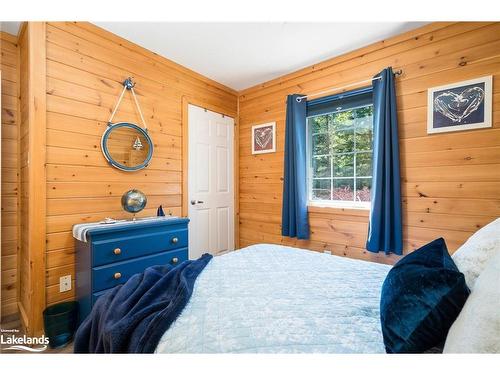 23 Cabin Crescent, Wasaga Beach, ON - Indoor Photo Showing Bedroom