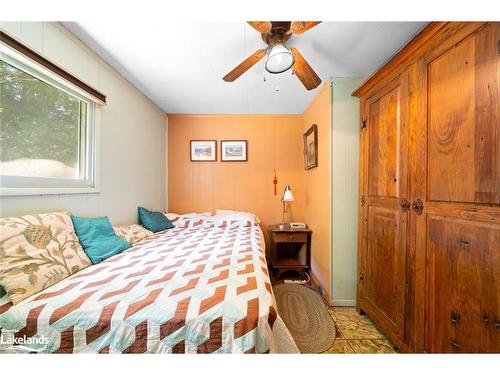 58 Deerfield Road, Mckellar, ON - Indoor Photo Showing Bedroom