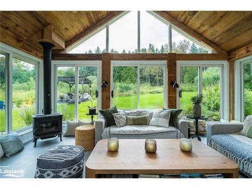 5 Purple Hill Lane, Creemore, ON - Indoor Photo Showing Living Room