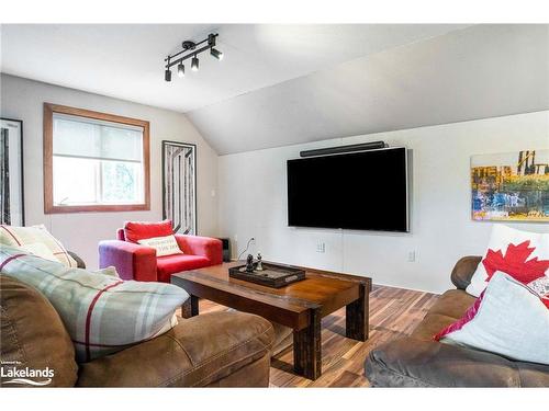 5 Purple Hill Lane, Creemore, ON - Indoor Photo Showing Living Room