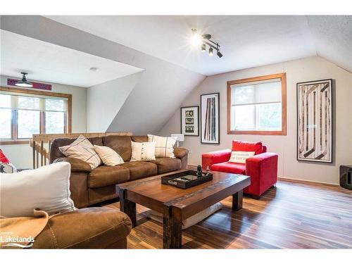 5 Purple Hill Lane, Creemore, ON - Indoor Photo Showing Living Room