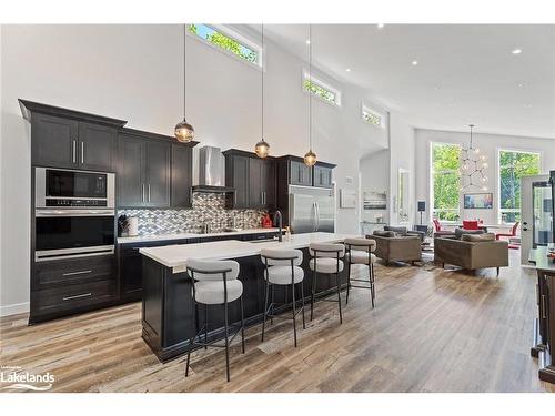 140 Vernon Shores Avenue, Huntsville, ON - Indoor Photo Showing Kitchen With Upgraded Kitchen