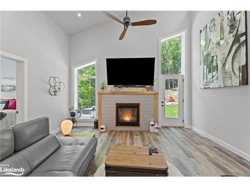 140 Vernon Shores Avenue, Huntsville, ON - Indoor Photo Showing Living Room With Fireplace