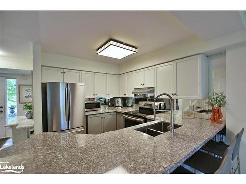 103 Ellen Lane, Collingwood, ON - Indoor Photo Showing Kitchen With Double Sink With Upgraded Kitchen