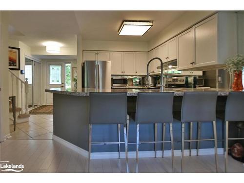 103 Ellen Lane, Collingwood, ON - Indoor Photo Showing Kitchen With Upgraded Kitchen