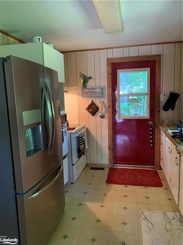 1079 Hewlitt Road, Milford Bay, ON - Indoor Photo Showing Kitchen