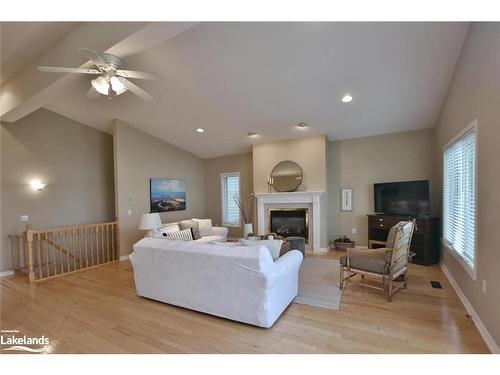 46 William Avenue, Wasaga Beach, ON - Indoor Photo Showing Living Room With Fireplace