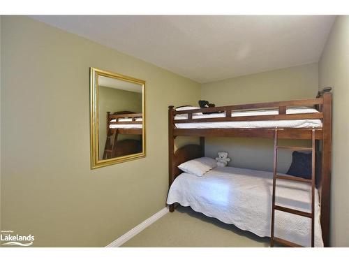 46 William Avenue, Wasaga Beach, ON - Indoor Photo Showing Bedroom