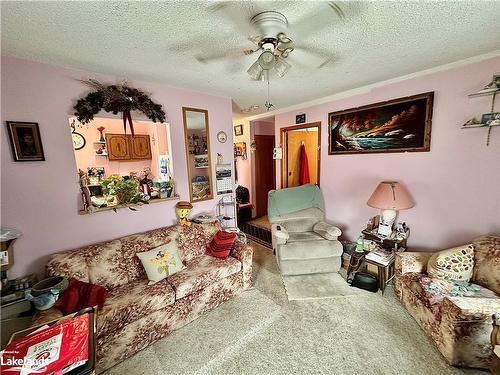 204-110 Sykes Street N, Meaford, ON - Indoor Photo Showing Living Room