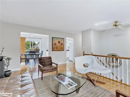 377 Peel Street, Collingwood, ON - Indoor Photo Showing Living Room