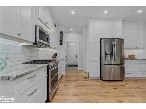 170 Springfield Road, Huntsville, ON - Indoor Photo Showing Kitchen With Stainless Steel Kitchen With Upgraded Kitchen