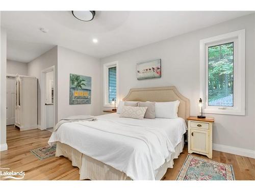 170 Springfield Road, Huntsville, ON - Indoor Photo Showing Bedroom