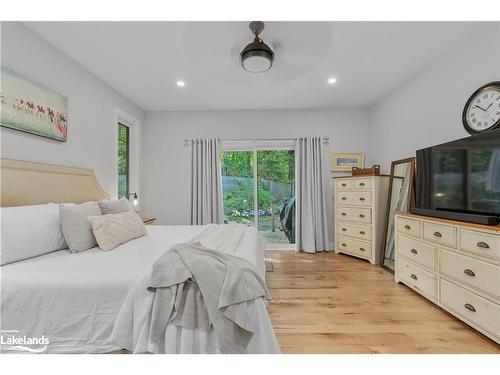 170 Springfield Road, Huntsville, ON - Indoor Photo Showing Bedroom