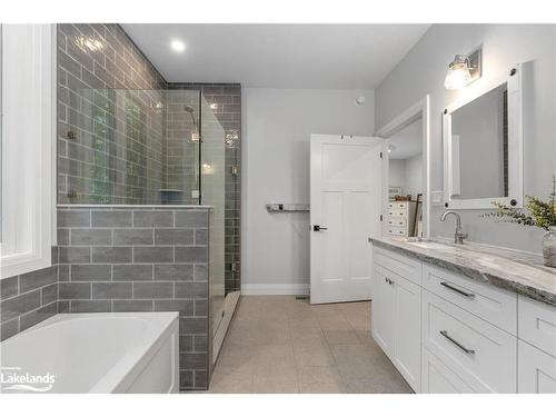 170 Springfield Road, Huntsville, ON - Indoor Photo Showing Bathroom